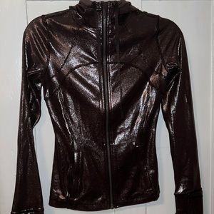 NWOT LULULEMON shimmery hooded jacket size 4